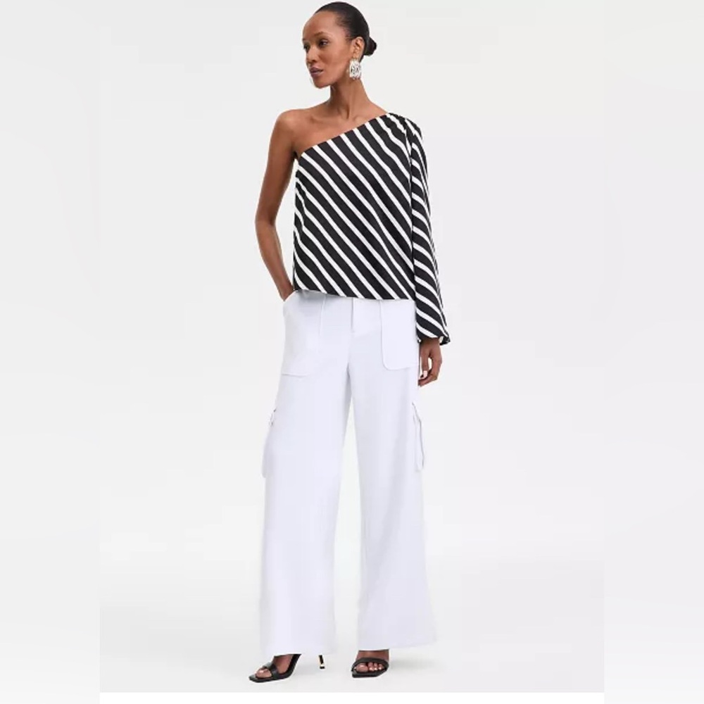 I.N.C. International Concepts
Women's Stripe One-Shoulder Top
